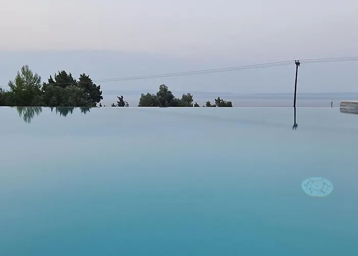 Anna Maria Mini Kriopigi