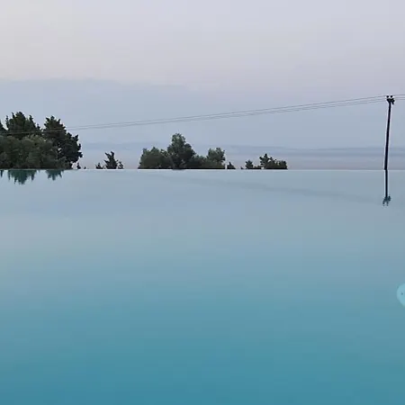 Anna Maria Mini Kriopigi